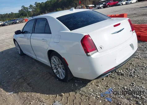 2015 Chrysler 300 300S z USA, uszkodzony, nr VIN 2C3CCABG1FH859465
